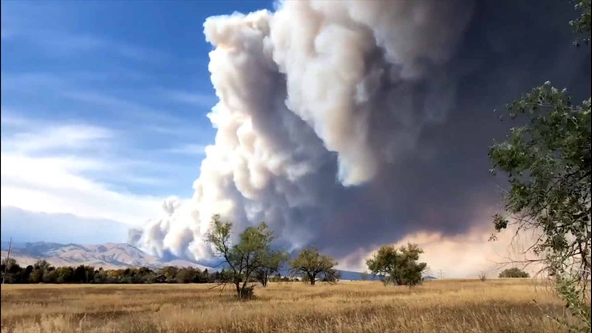 Smoke billowed into the sky in Boulder, Colorado, on Saturday, Oct. 17 as the CalWood Fire raged on.