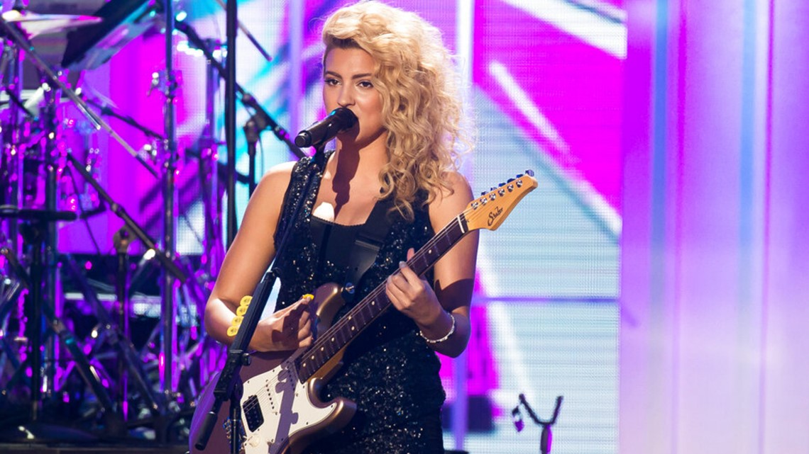 Singer Tori Kelly rushed to hospital with blood clots: Reports - Vimarsana News