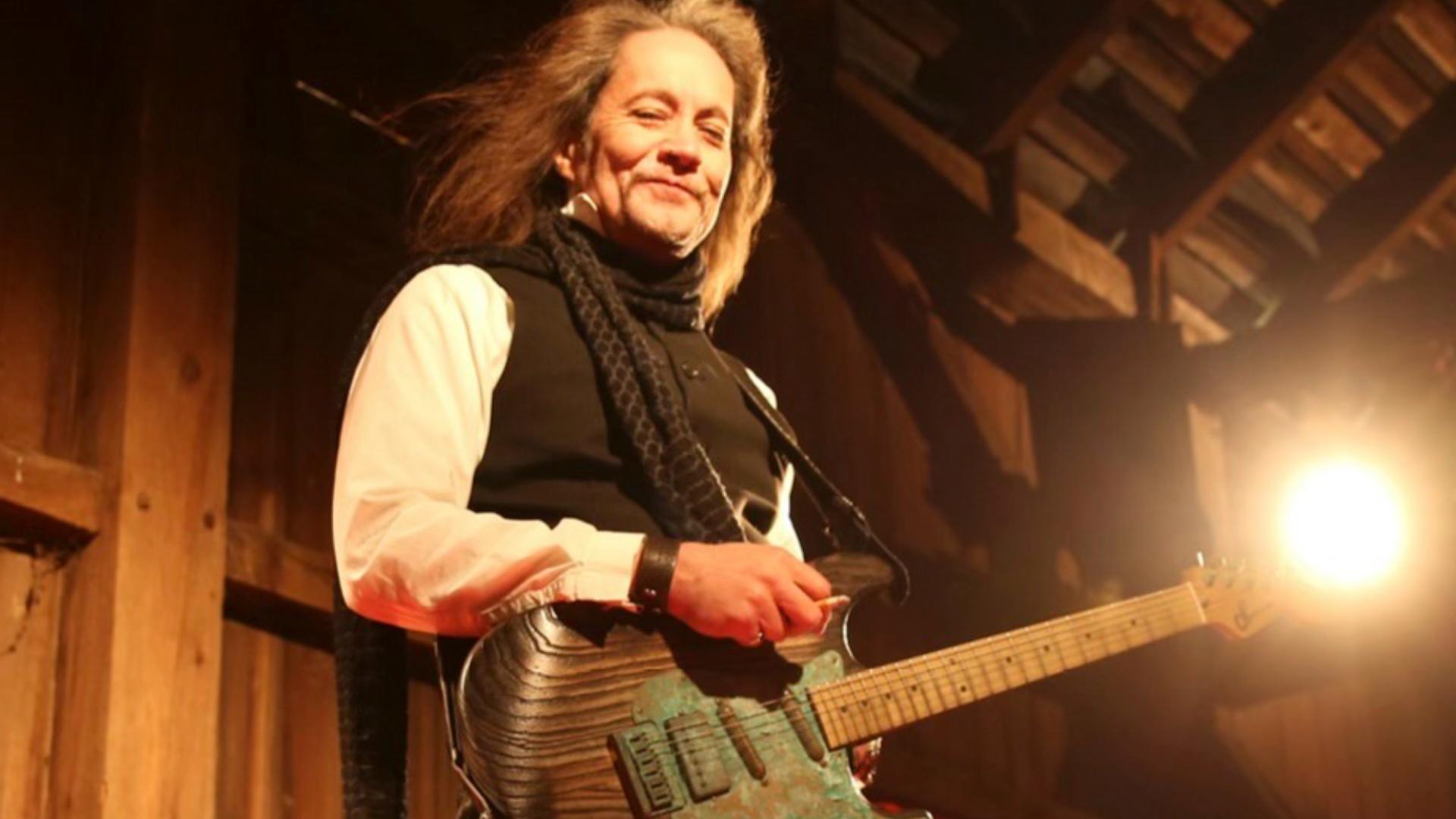 Jake E. Lee, former Ozzy Osbourne guitarist, shot multiple times