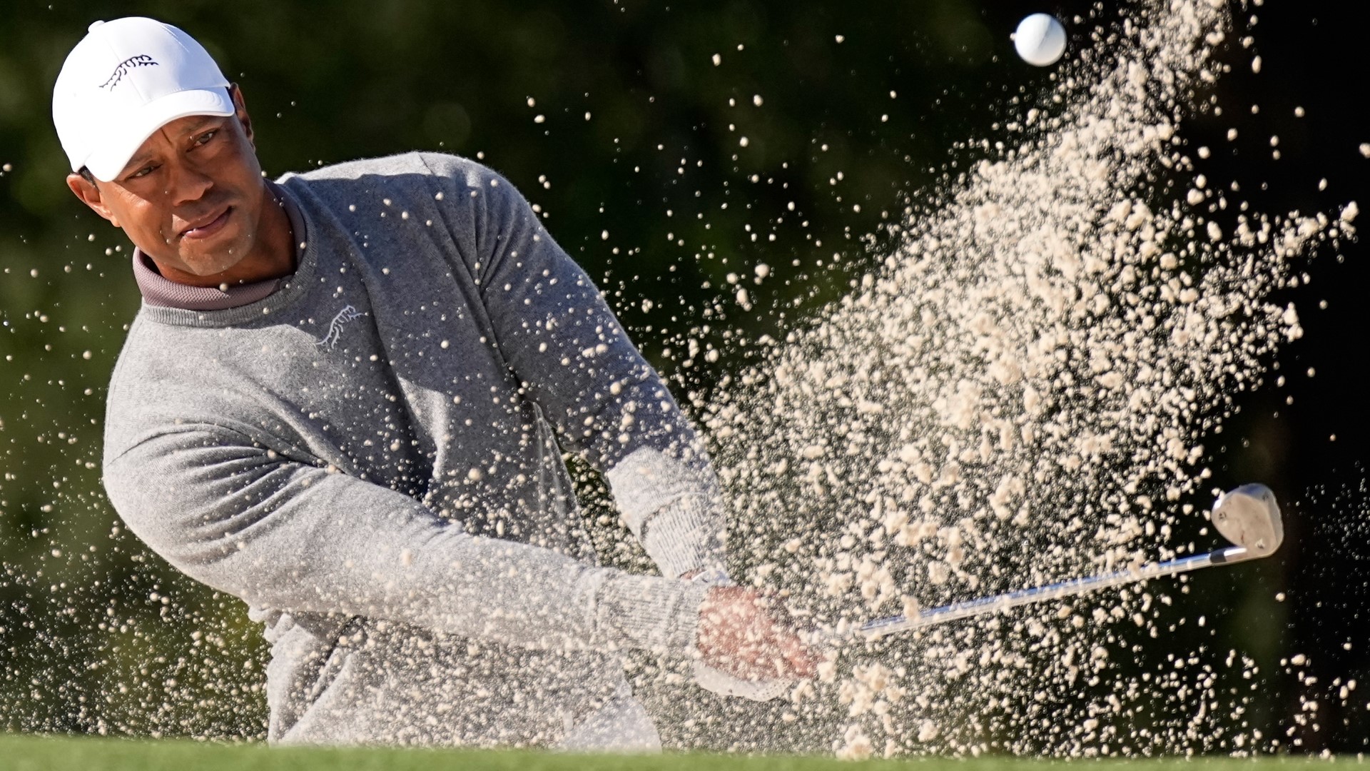 Tiger Woods makes the Masters cut for a record 24th time in a row