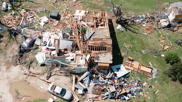 Kansas suburb bowled over by tornado, 165 mph winds flatten hundreds of homes