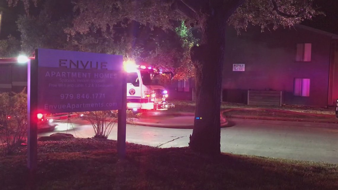 Bryan College Station Fire Crews Battle Blaze At Envue Apartments Kagstv Com