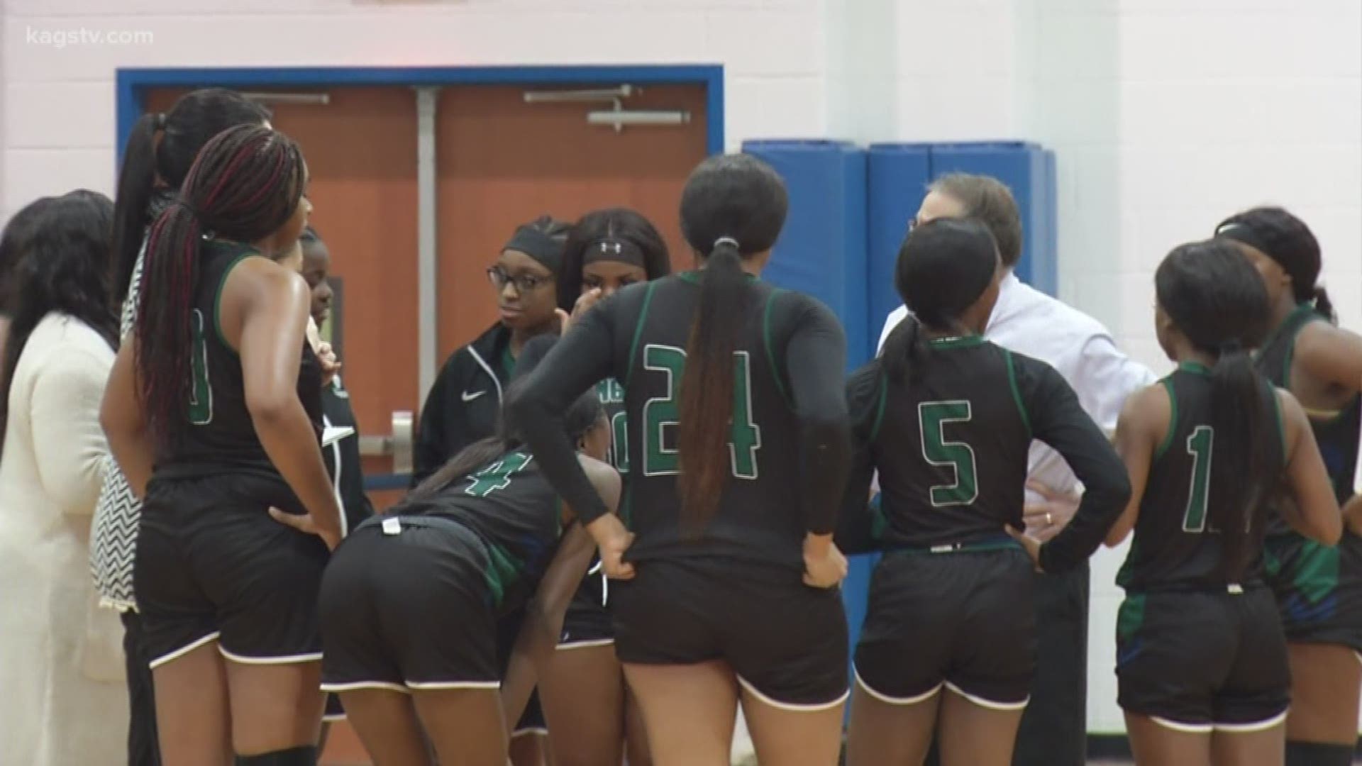 The Rudder girls knocked off Huntsville in an all Brazos Valley showdown. The A&M Consolidated boys claim a share of the District 19-5A title.