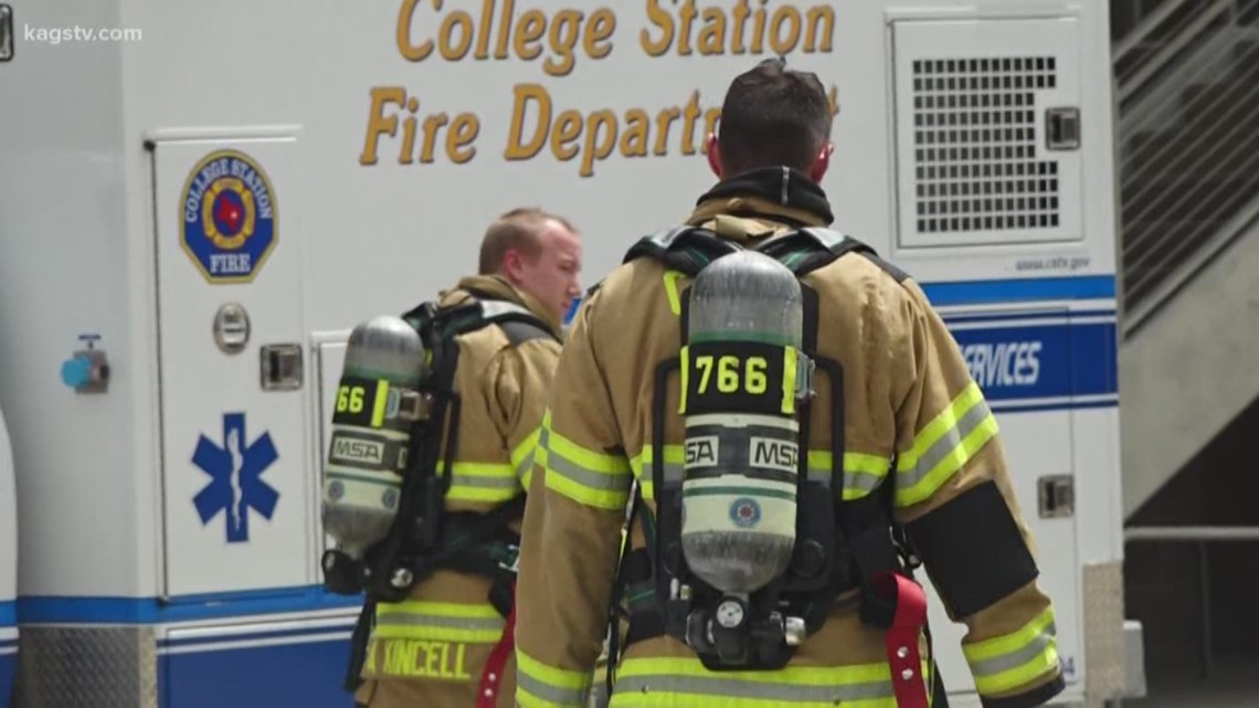 Fire crews working blaze at College Station apartment complex | kagstv.com