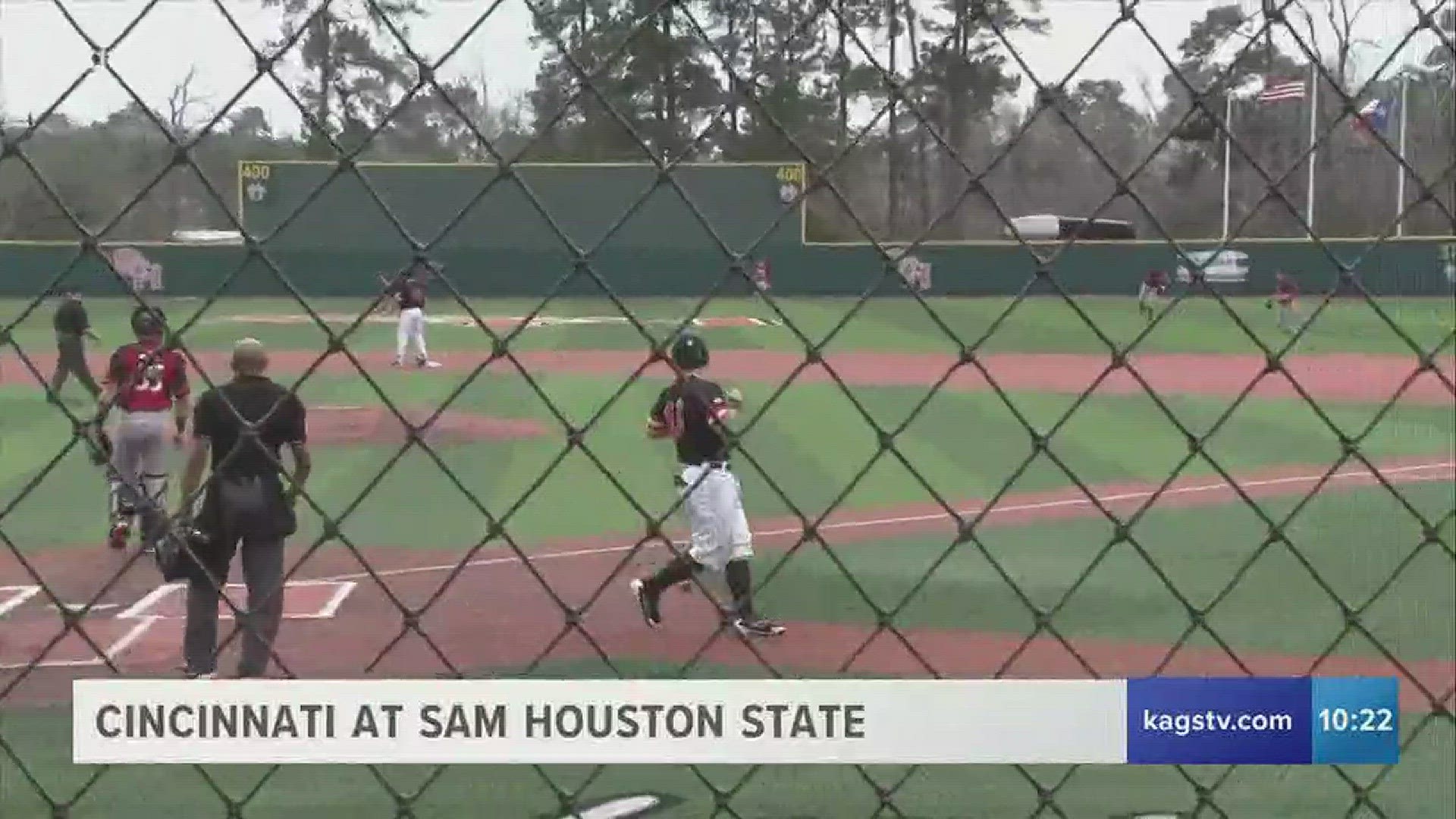 Sam Houston State defeated Cincinnati 10-6 to sweep its three game series with the Bearcats on Saturday.
