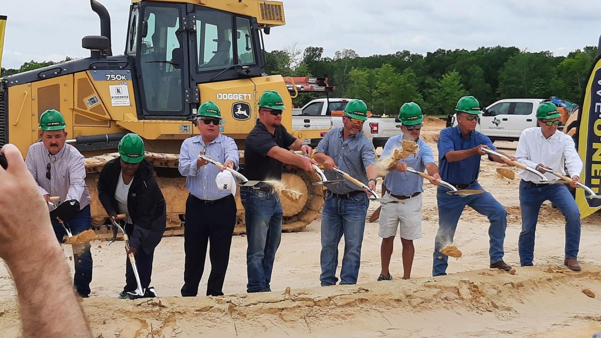 Hearne leaders break ground on new business development