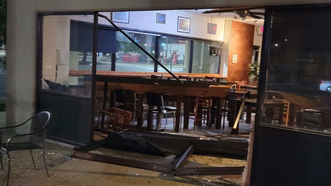 Driver crashes into Gogh Gogh Coffee Lounge in College Station - Vimarsana News