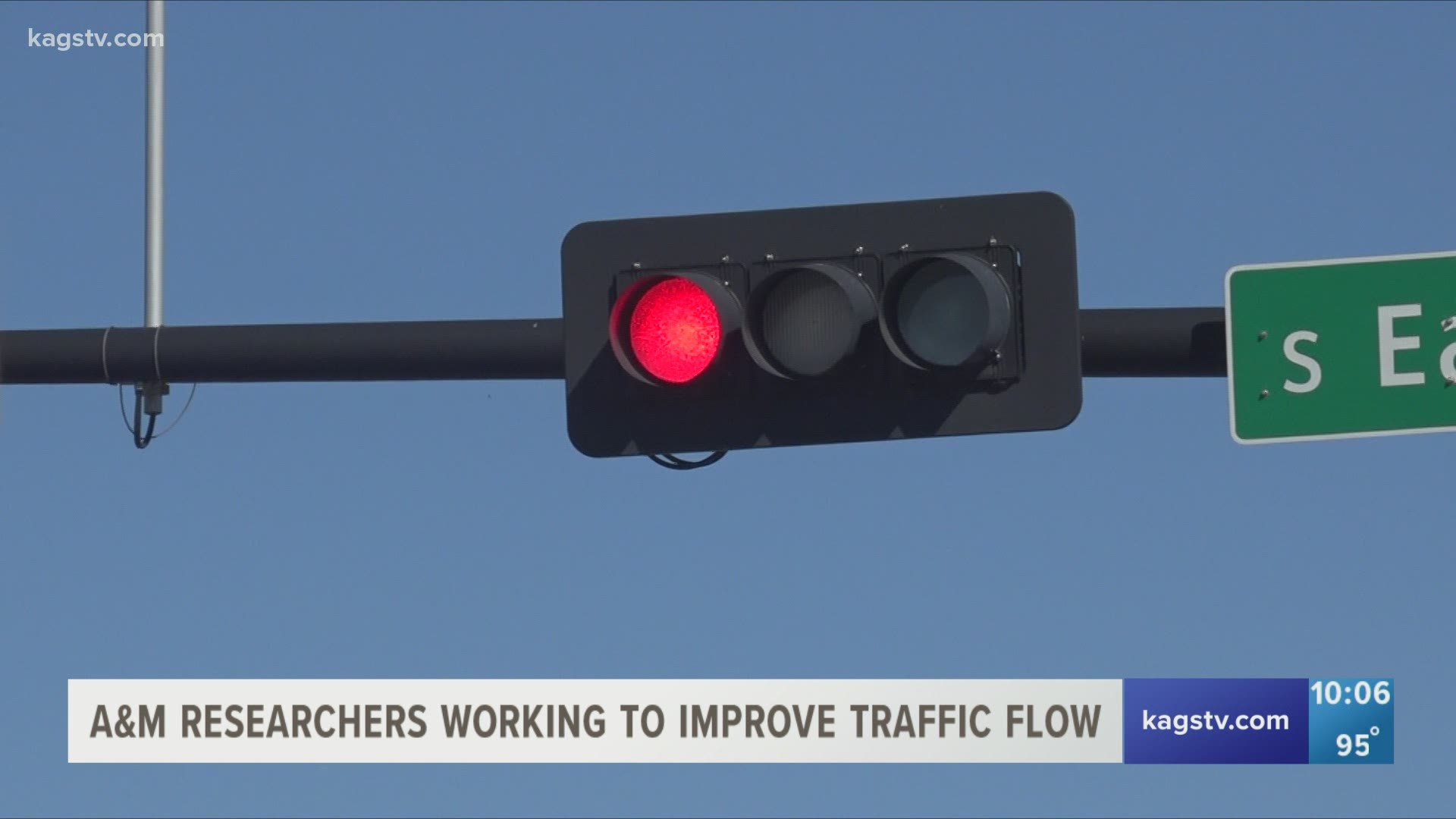 Texas A&M researchers have found delays in 12-55% of people's daily commute, in urban areas, due to inefficient traffic lights.