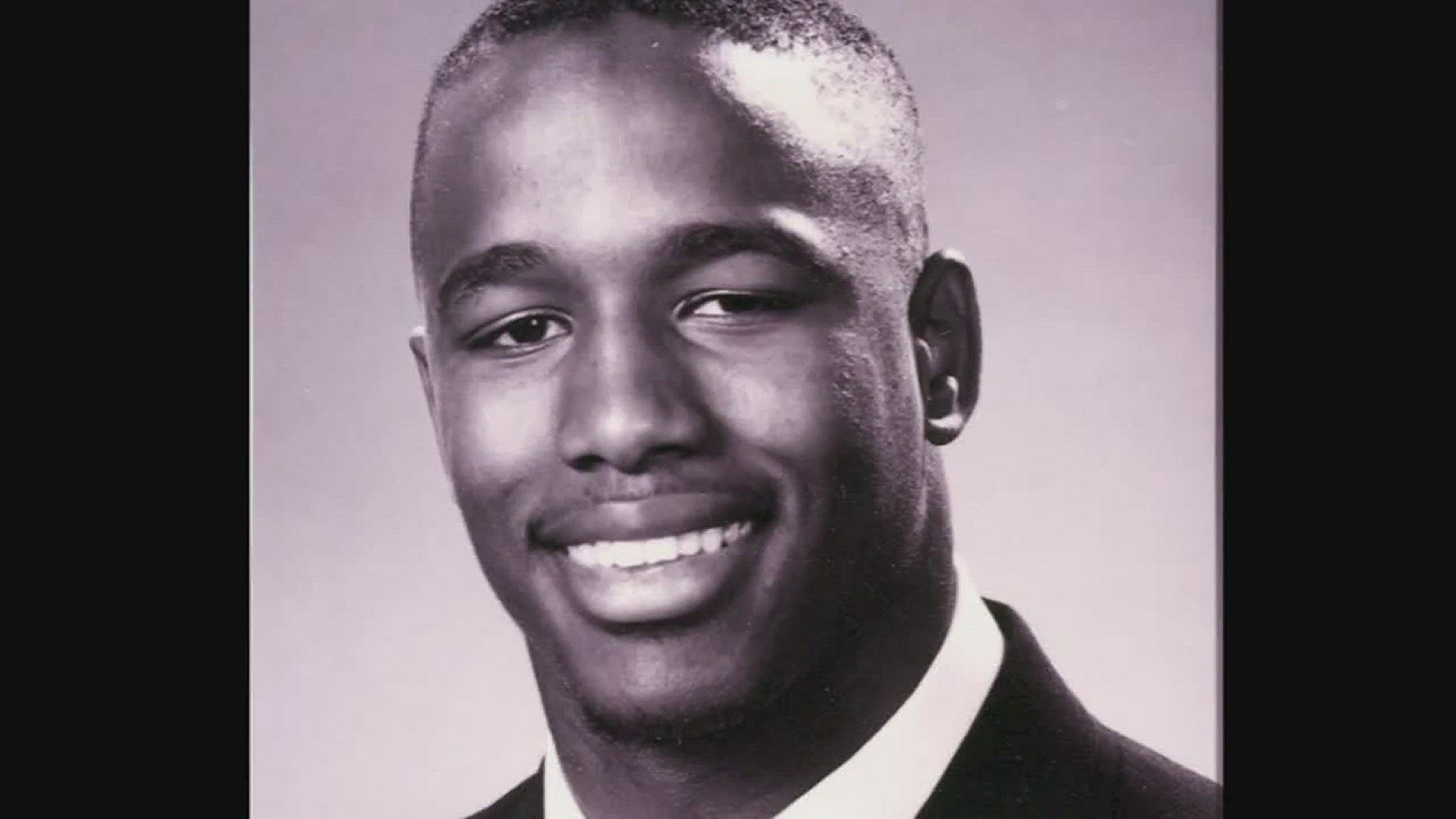 All-american Texas A&M football player Antonio Armstrong has died.