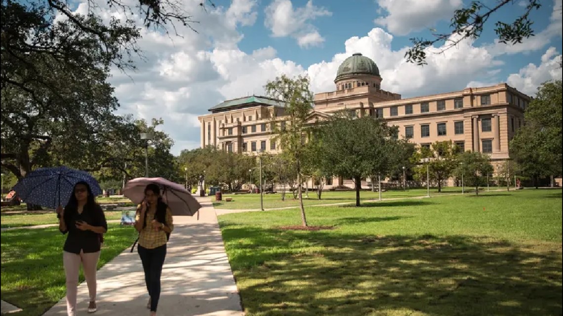 When Texas A&M reopens, it may use Saturday and late night classes
