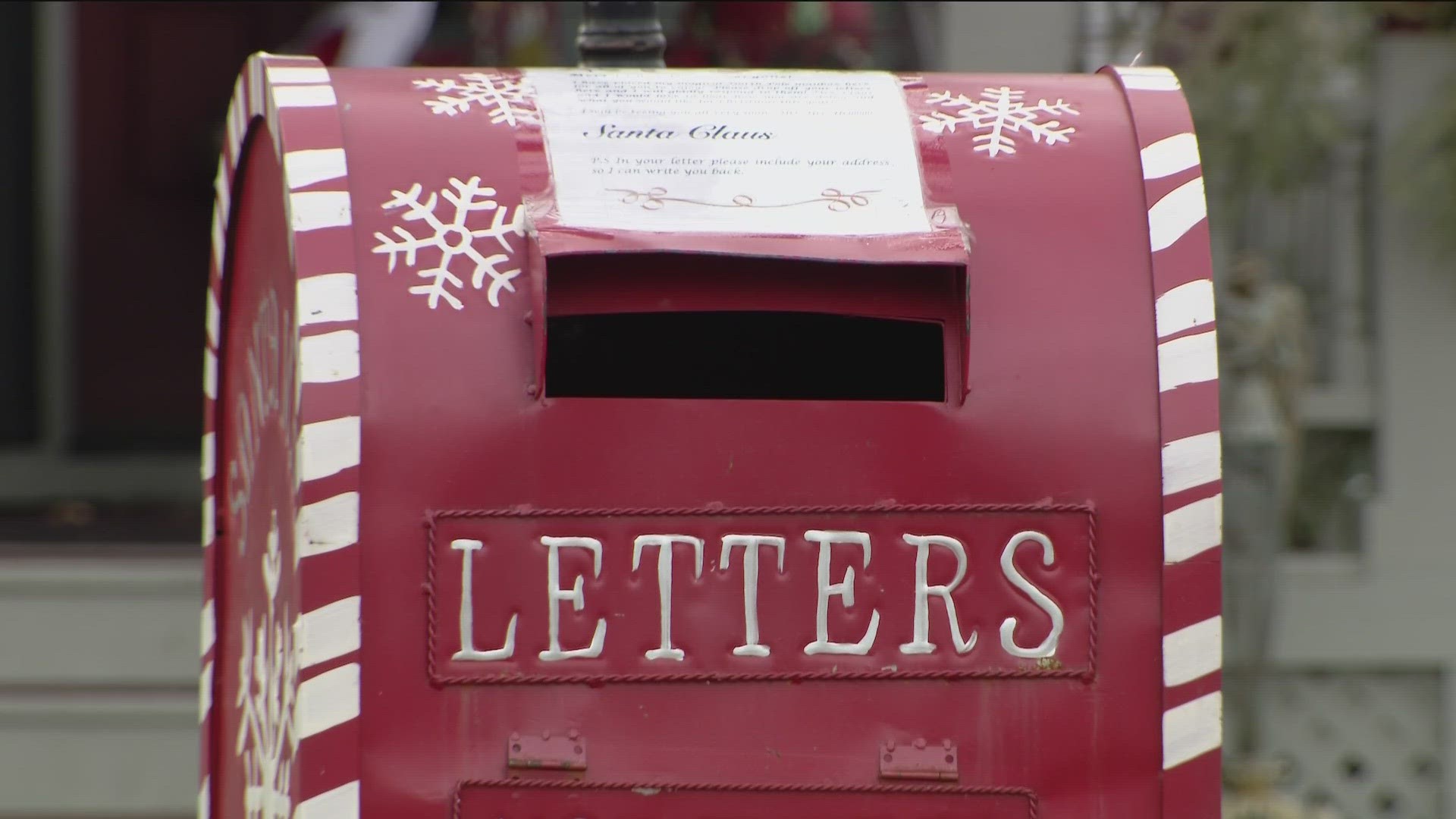 Hudson couple receives, responds to letters on behalf of Santa | kagstv.com