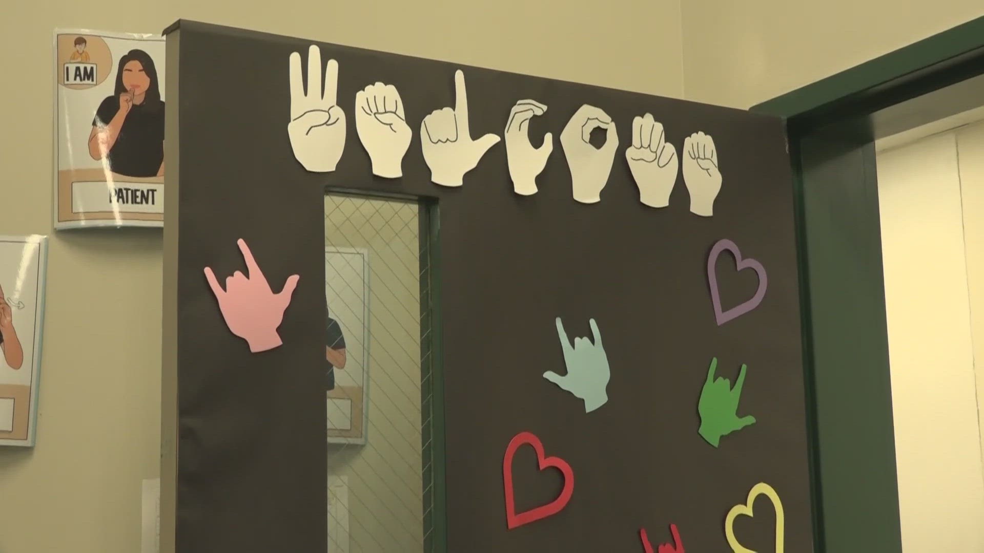 Texas school districts are hosting events and cultivating their classrooms to accommodate the deaf community.