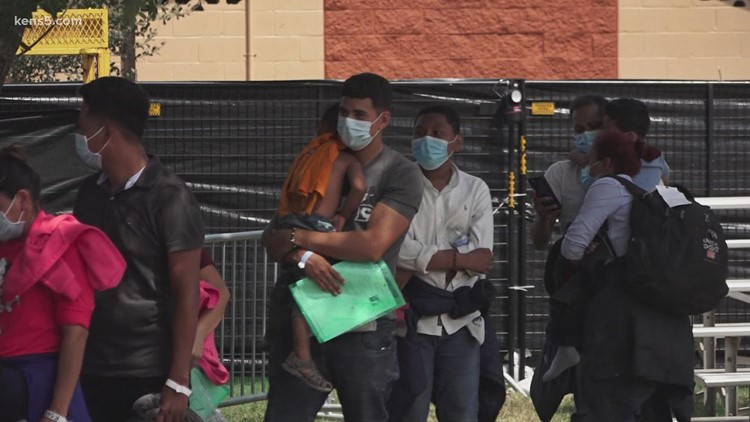 How does the COVID-19 quarantine work for migrants in the Rio Grande Valley?