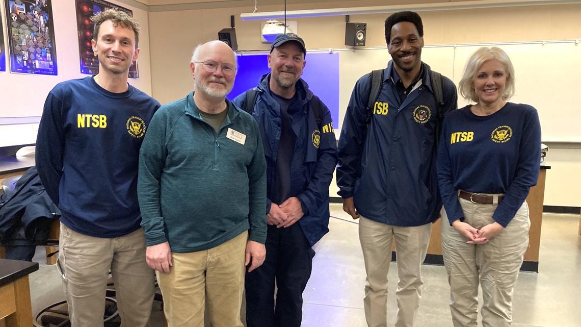 NTSB leaders visit class of Portland teacher who found door plug - Vimarsana News