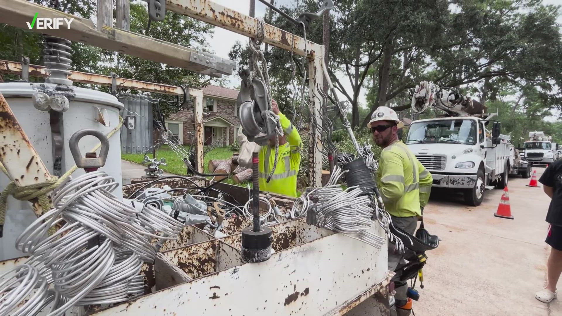 Dozens of people reached out to KHOU 11 asking if a social media post claiming out-of-state power crews had to negotiate pay before getting to work is real.