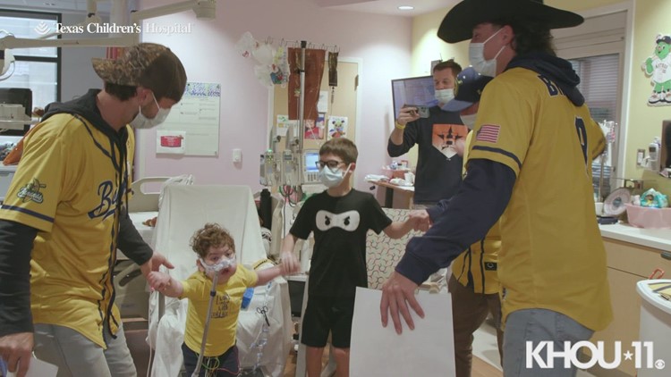 Savannah Bananas bring joy to kids at Texas Children's Hospital