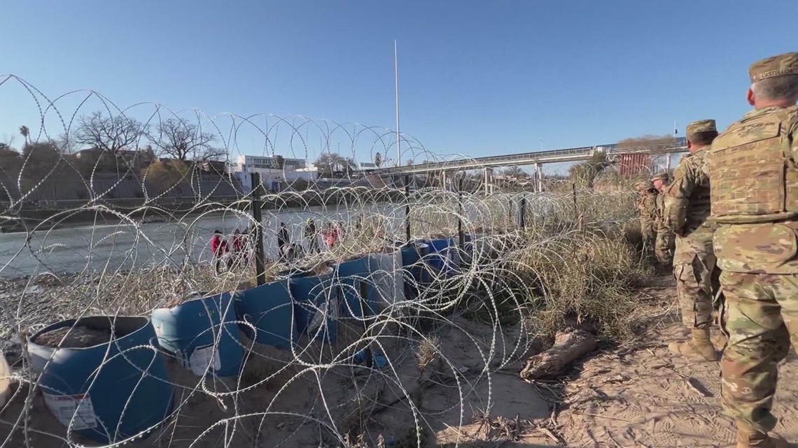 SCOTUS allows border patrol agents to cut razor wire Texas put up ...