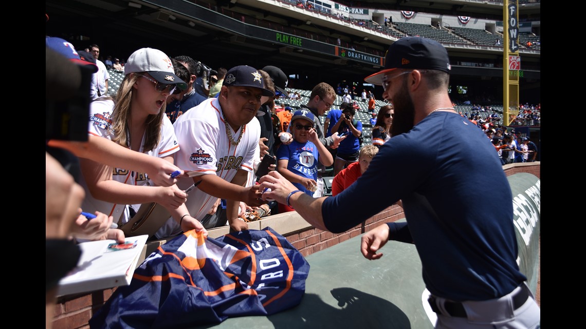 Opening Day Photos Astros Fans Cheer On Team Vs Rangers In Arlington Kagstv Com