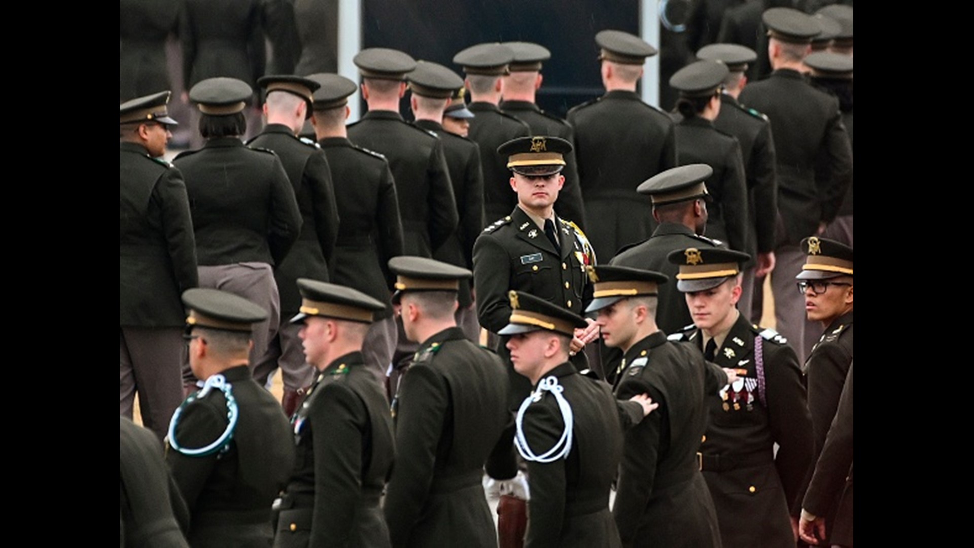 LIVE BLOG: 'Locomotive 4141' to carry George H.W. Bush to College ...
