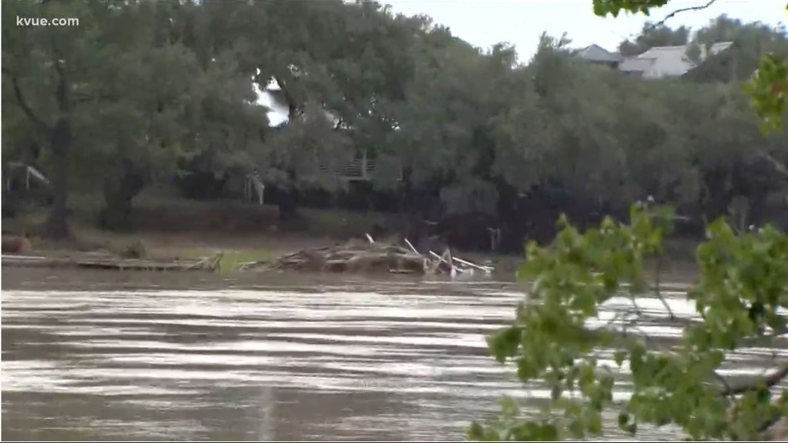 Kingsland residents clean up damage flooding left behind