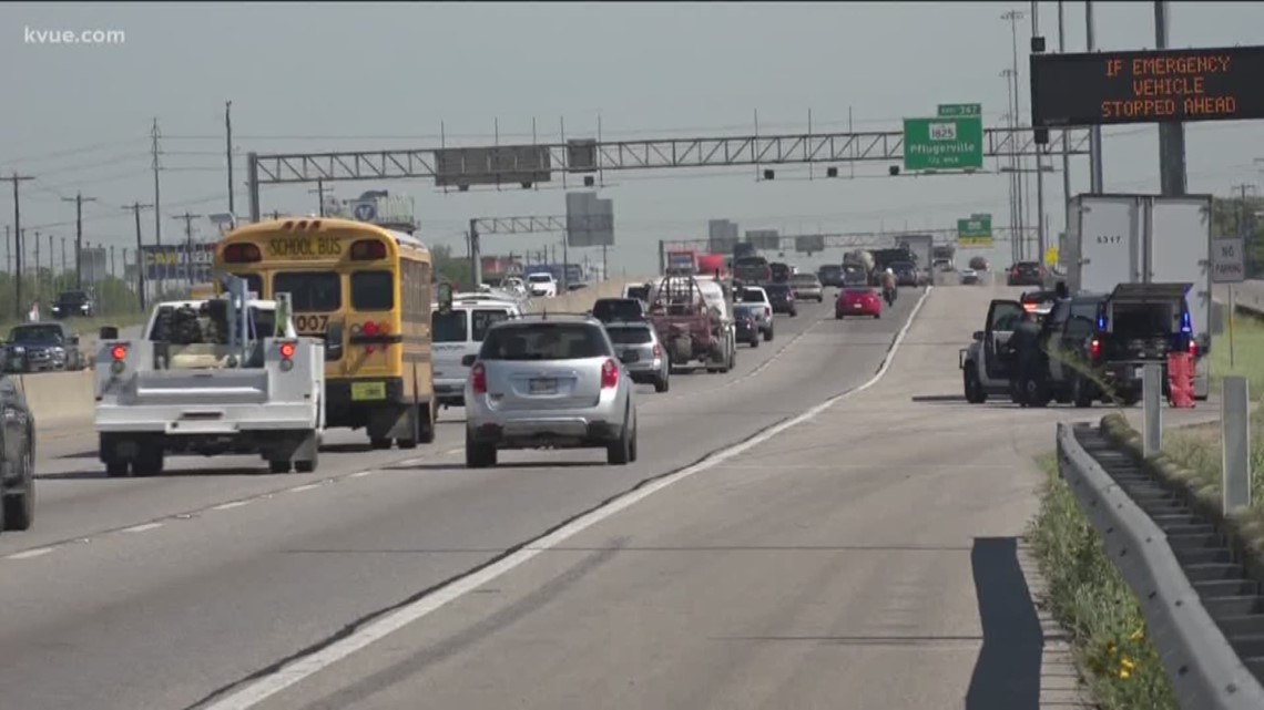 Texans have a 'Move Over/Slow Down' law to protect others, but many drivers aren't abiding by it - Vimarsana News