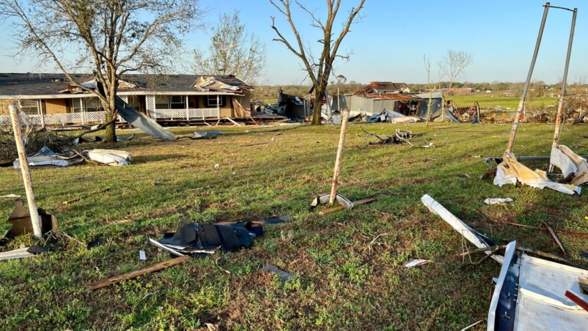 16yearold driver tossed in Elgin tornado lucky to be alive