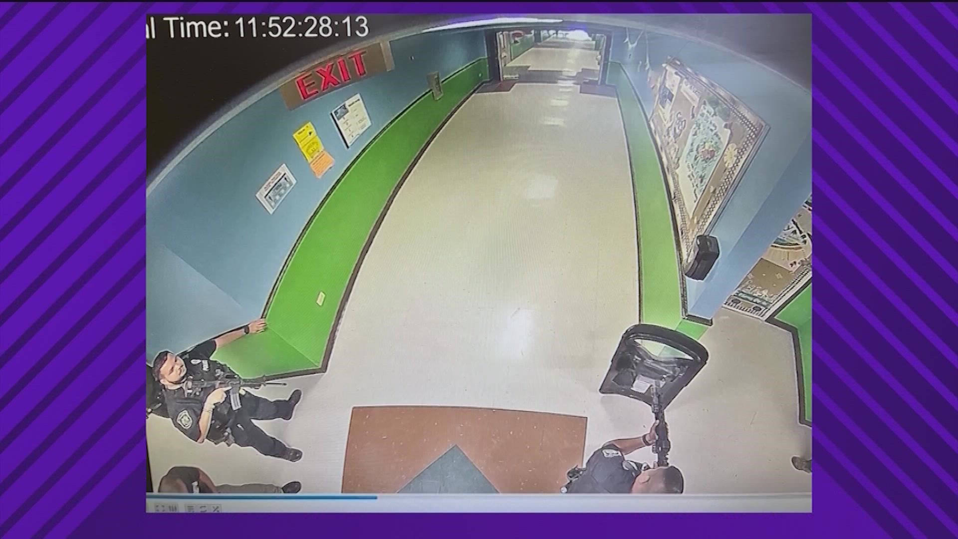 KVUE Senior Reporter Tony Plohetski viewed the 77-minute surveillance video. He walks us through what he saw.