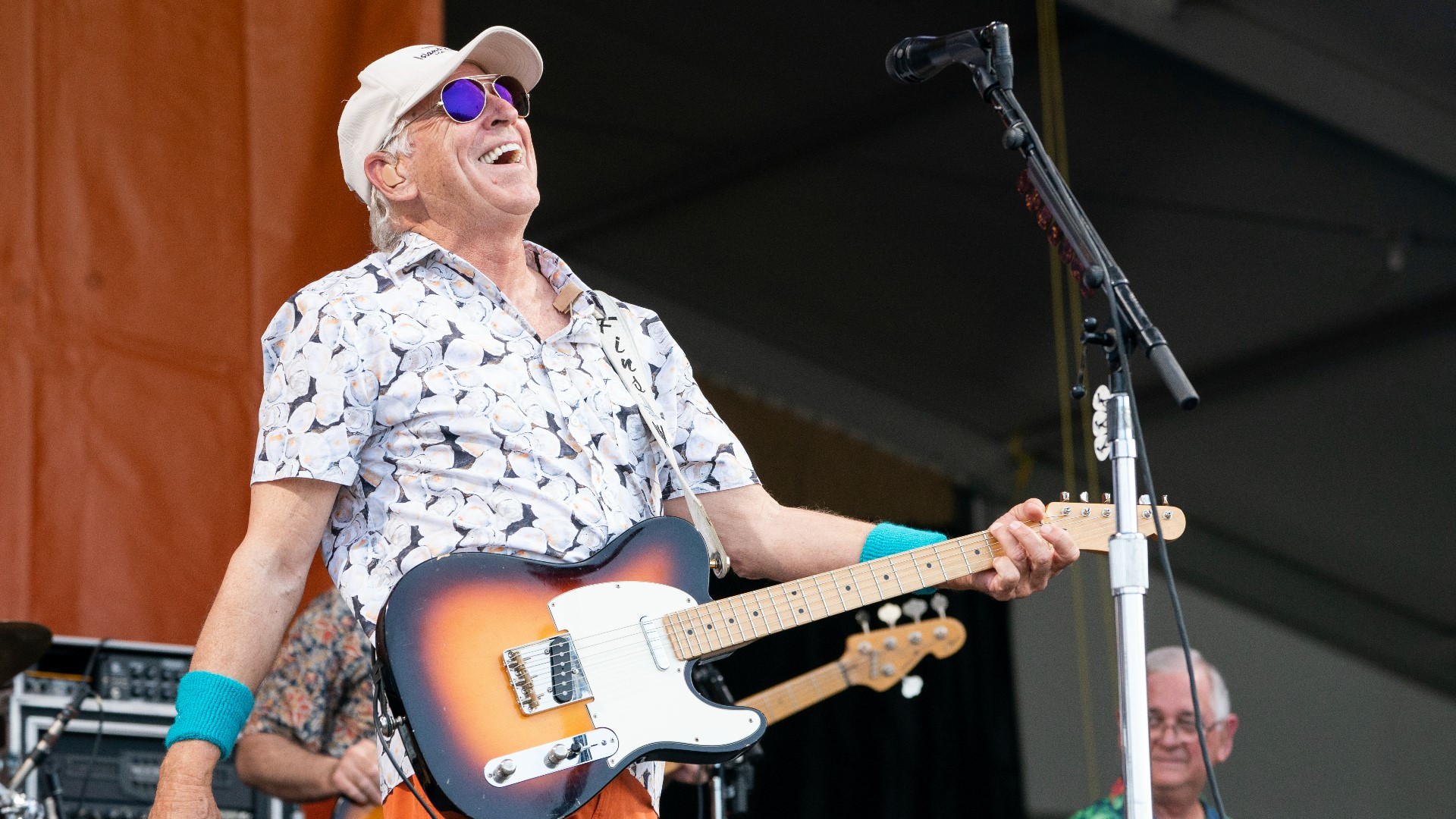 Jimmy Buffett's vibrant Wastin' away in Margaritaville T-Shirt