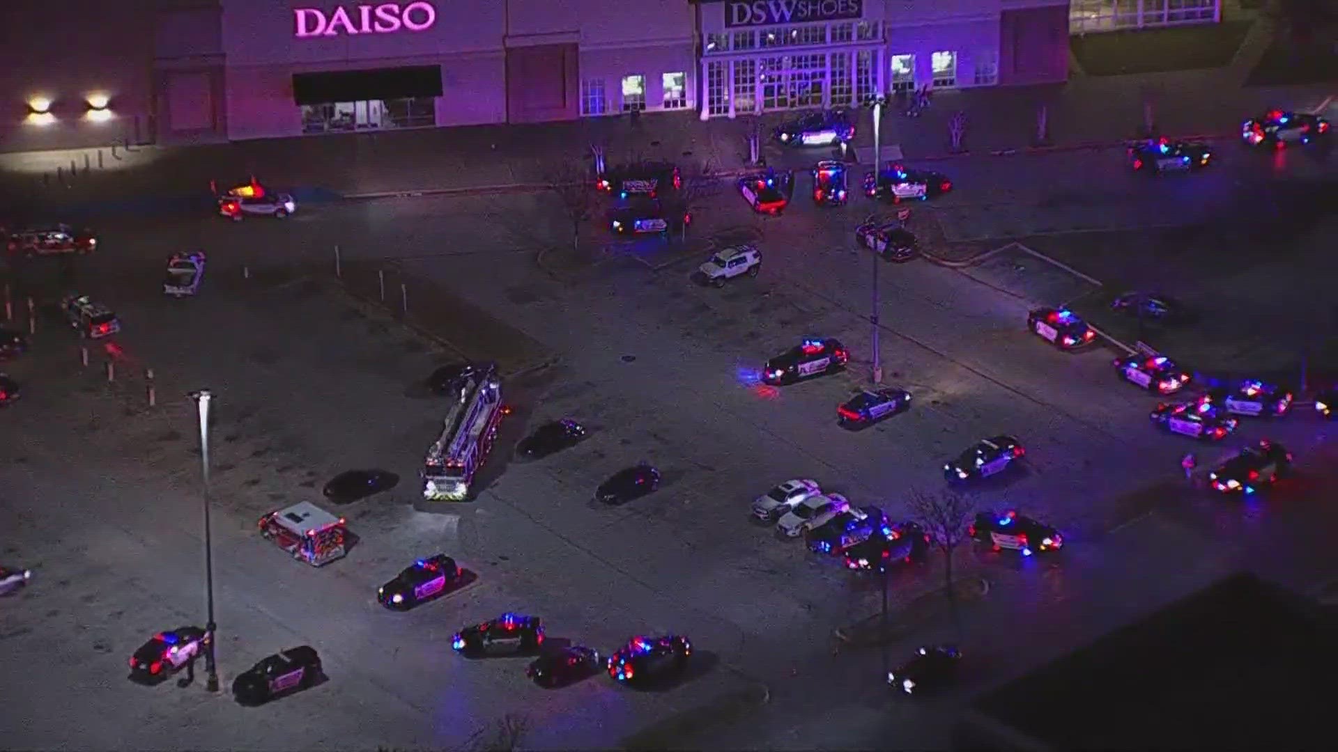 Shortly after 7:30 p.m. on Thursday, Arlington police responded to a shooting at the Parks Mall at Arlington that sent two people to the hospital.