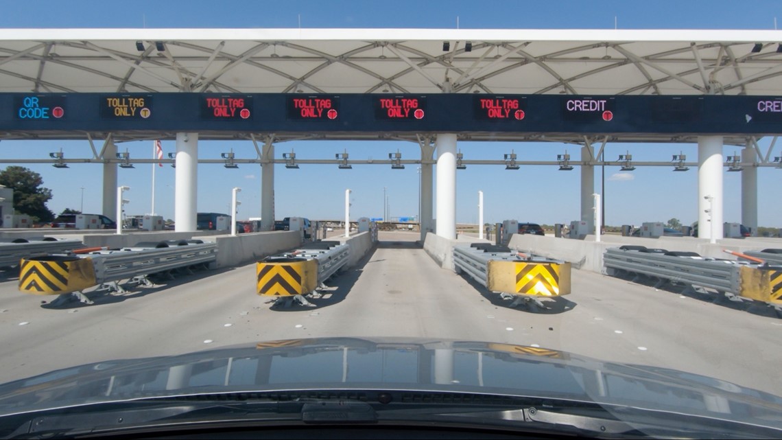 Plano couple hit with $2,000 DFW Airport parking bill - Vimarsana News