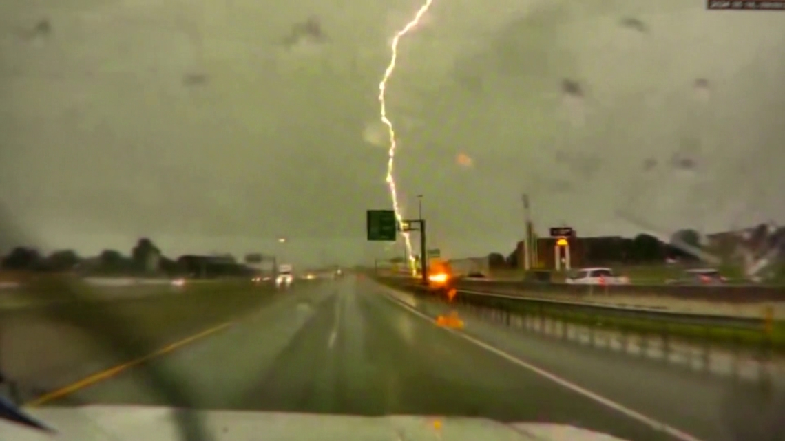 North Texas man's vehicle struck by lightning speaks to WFAA - Vimarsana News