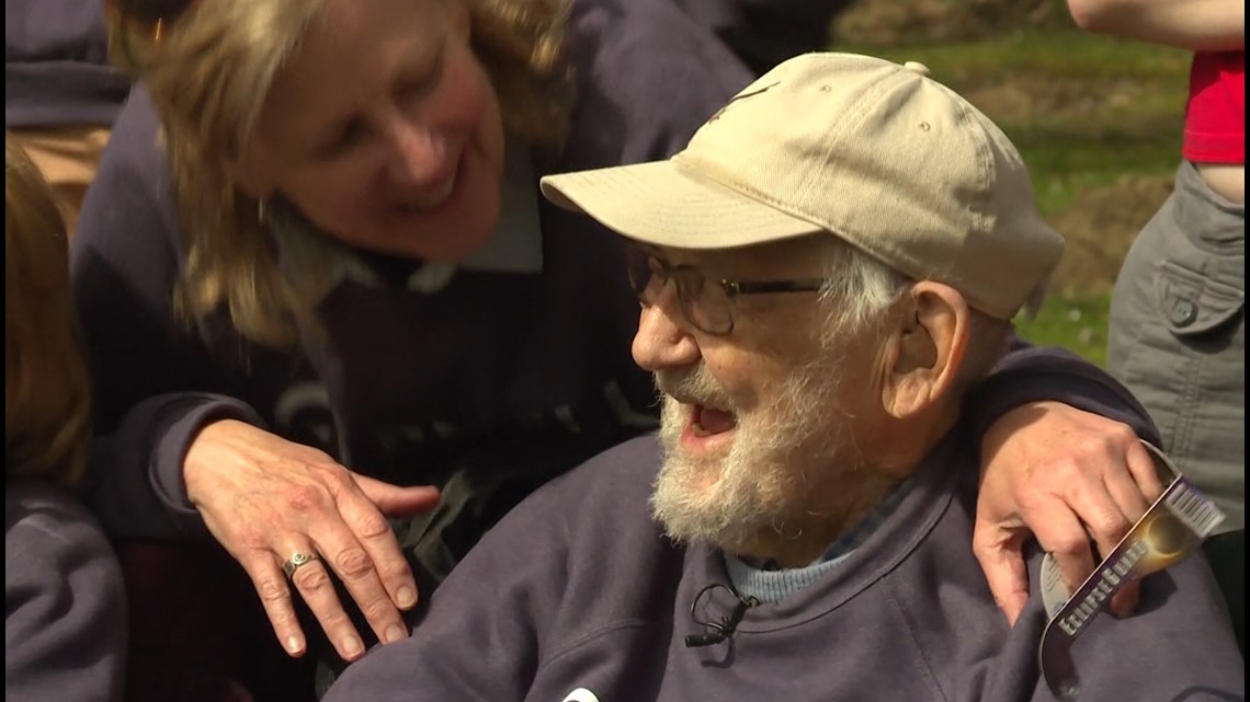 94-year-old watches solar eclipse with entire family | kagstv.com