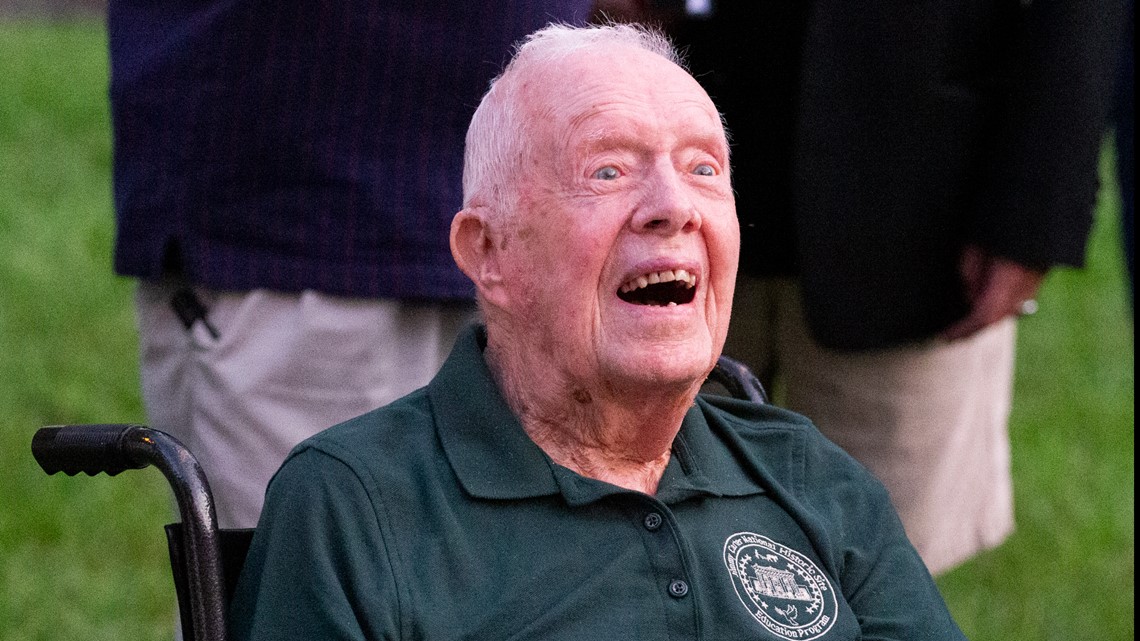 Former President Jimmy Carter makes appearance in