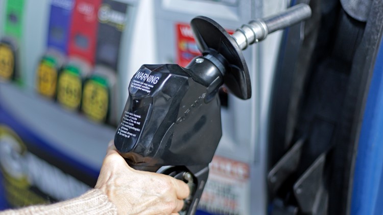 Average US gasoline price jumps; diesel hits record high