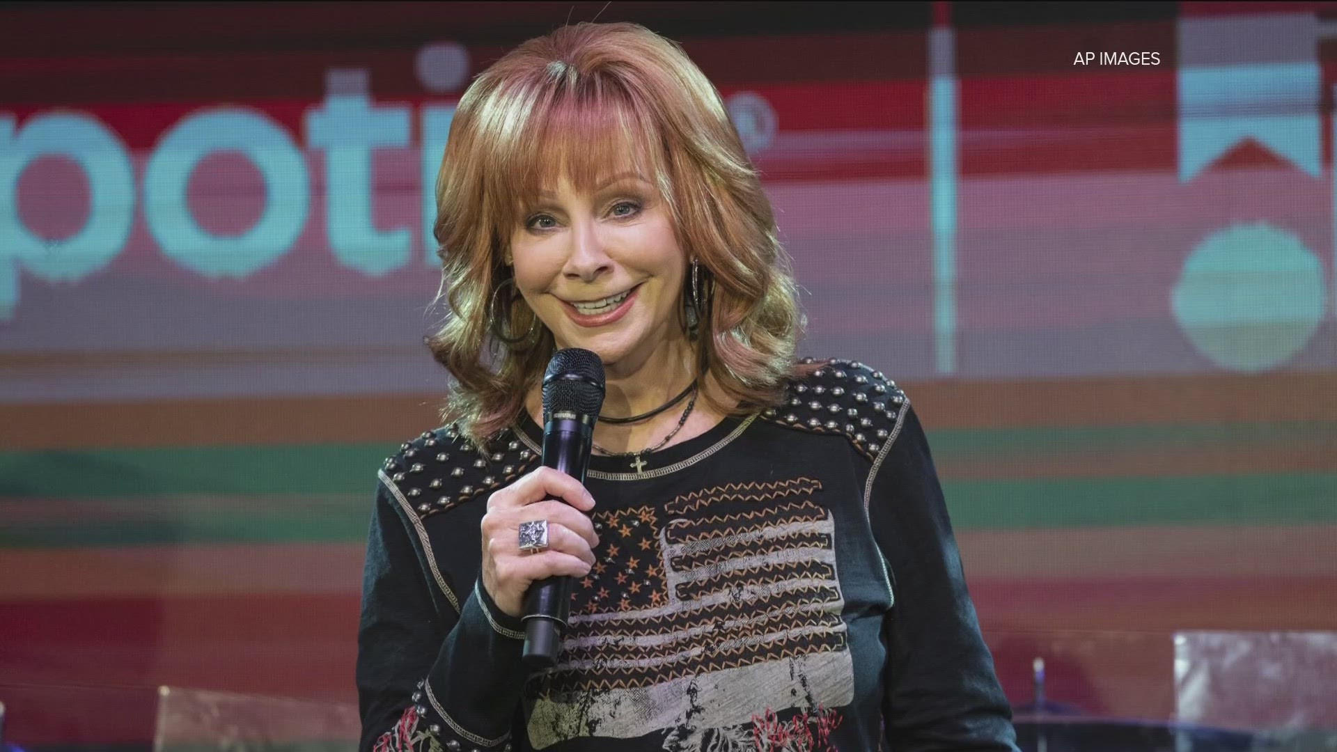 Country music icon Reba McEntire will sing the national anthem before the big game.